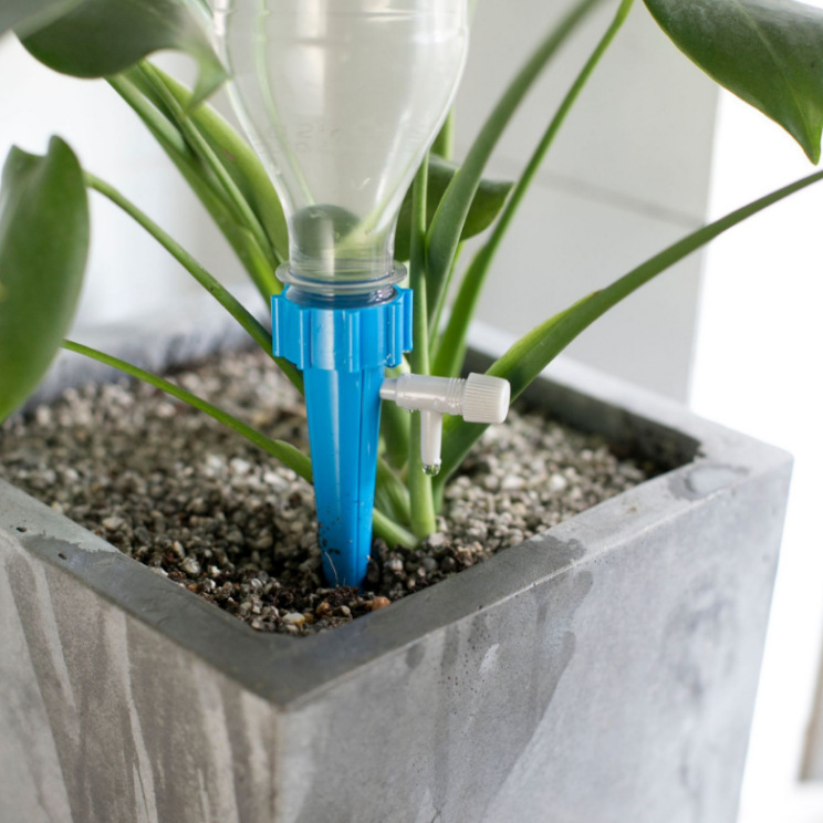 Adjustable Drip-Automatic Waterer