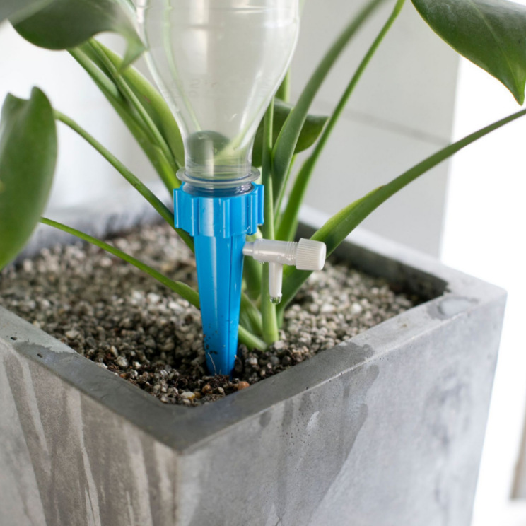 Adjustable Drip-Automatic Waterer