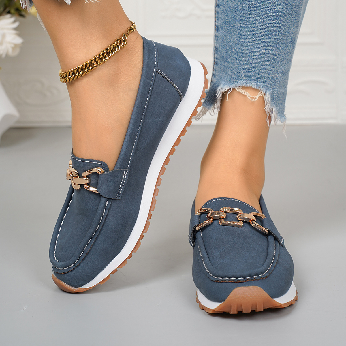 Metal chain casual loafers