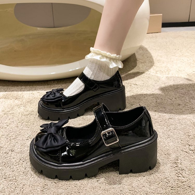 Platform Mary Jane shoes with bow