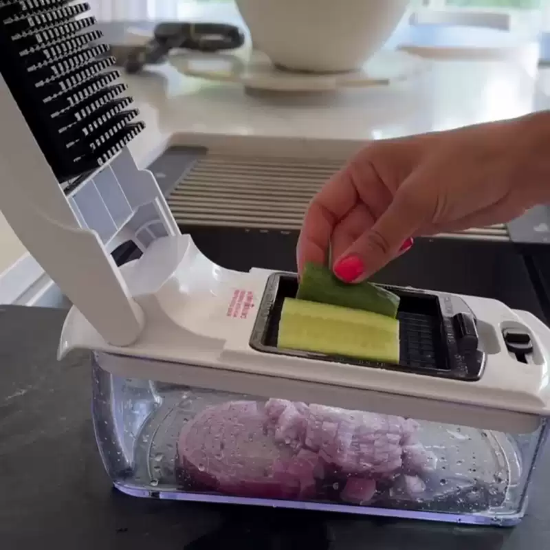 Multifunctional vegetable cutting box