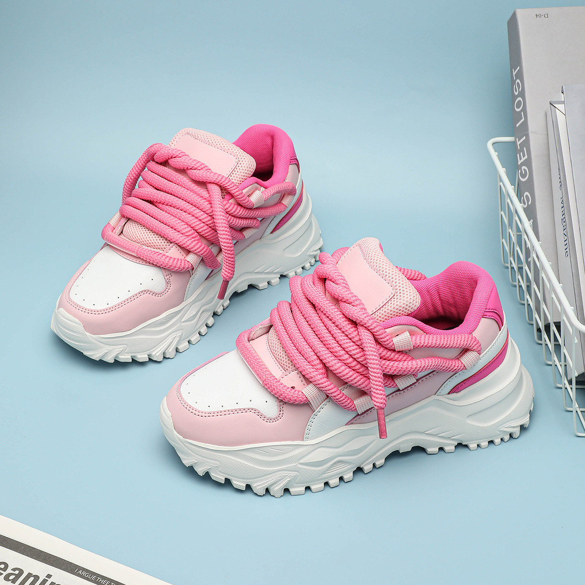 Platform casual sneakers