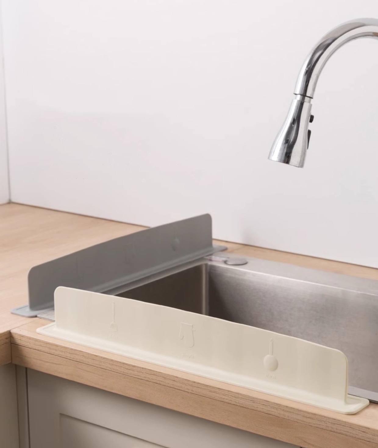 Silicone sink water retaining strip