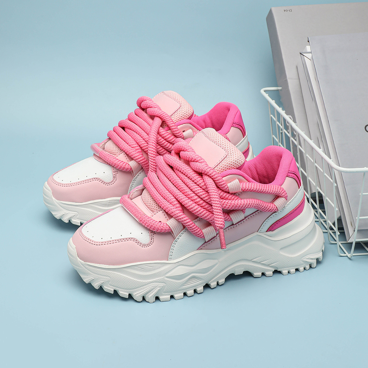 Platform casual sneakers