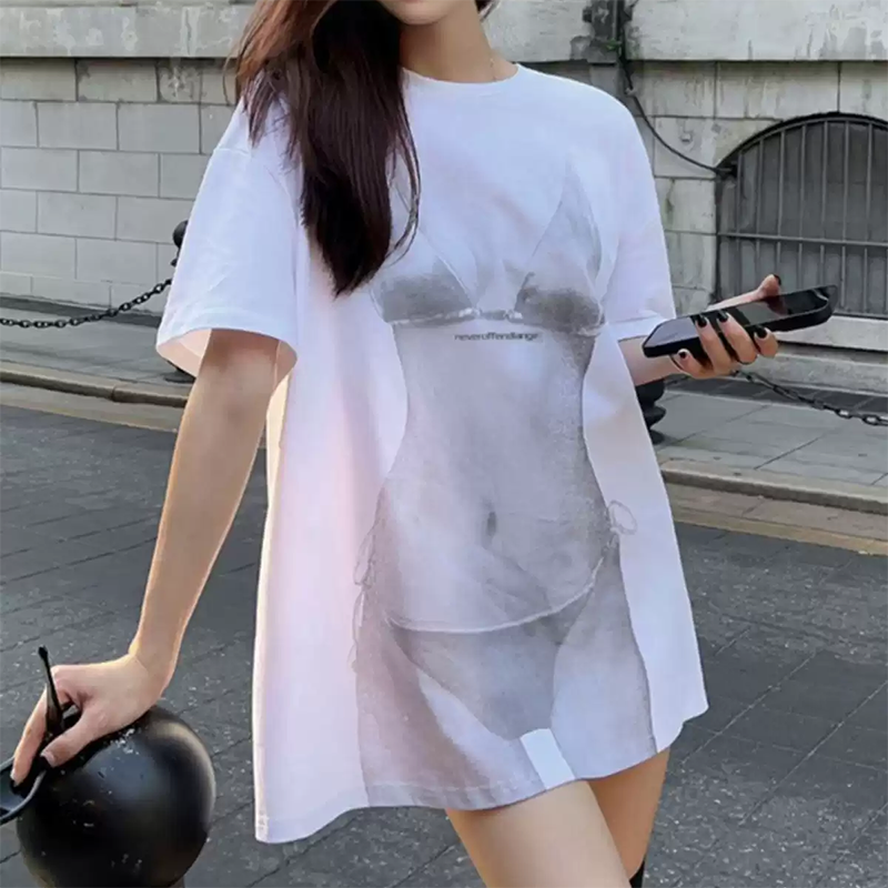 White T-shirt with 3D print and see-through effect