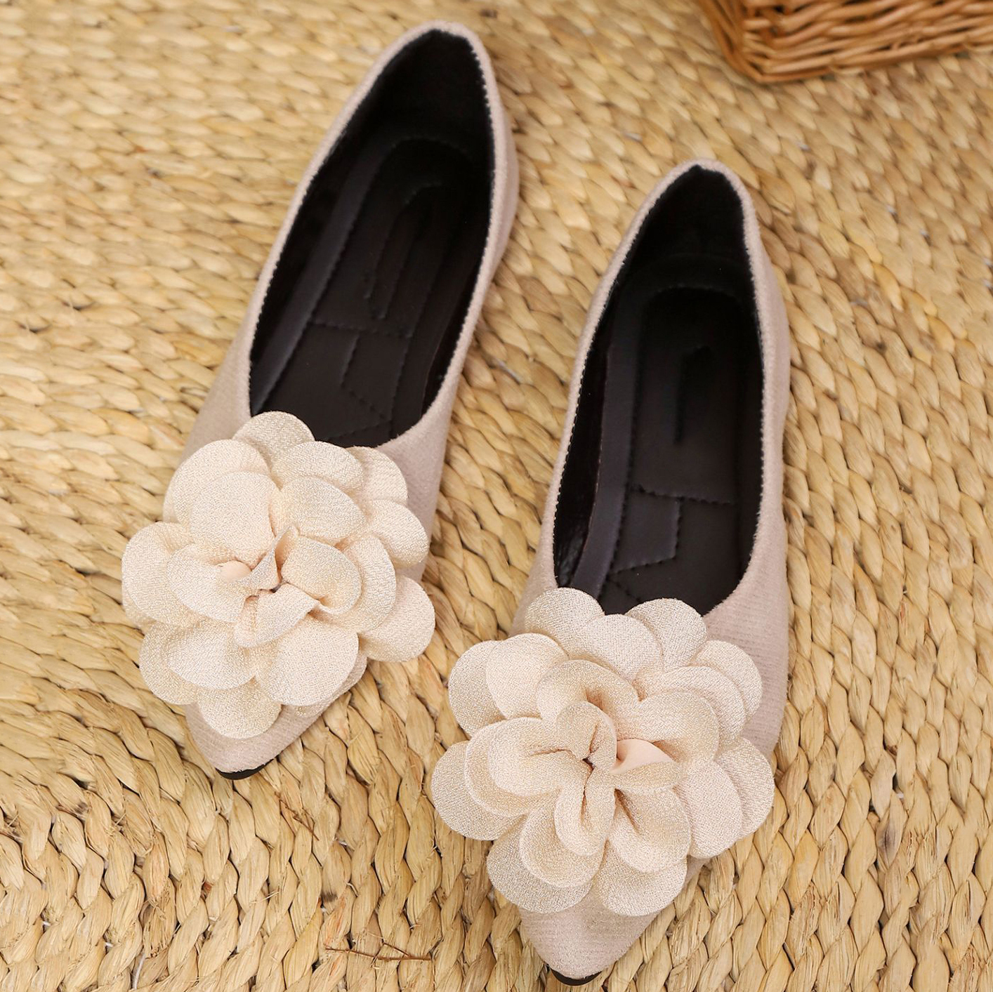 Pointed-toe floral women's shoes