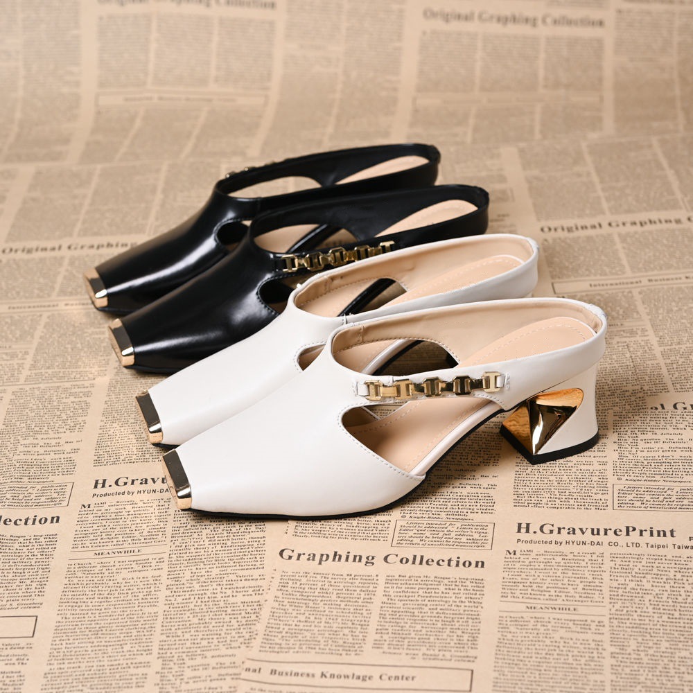 Hollow-out women's shoes