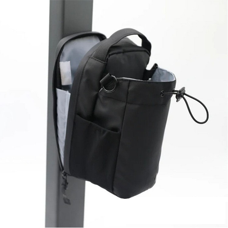 Fitness portable bag with magnet