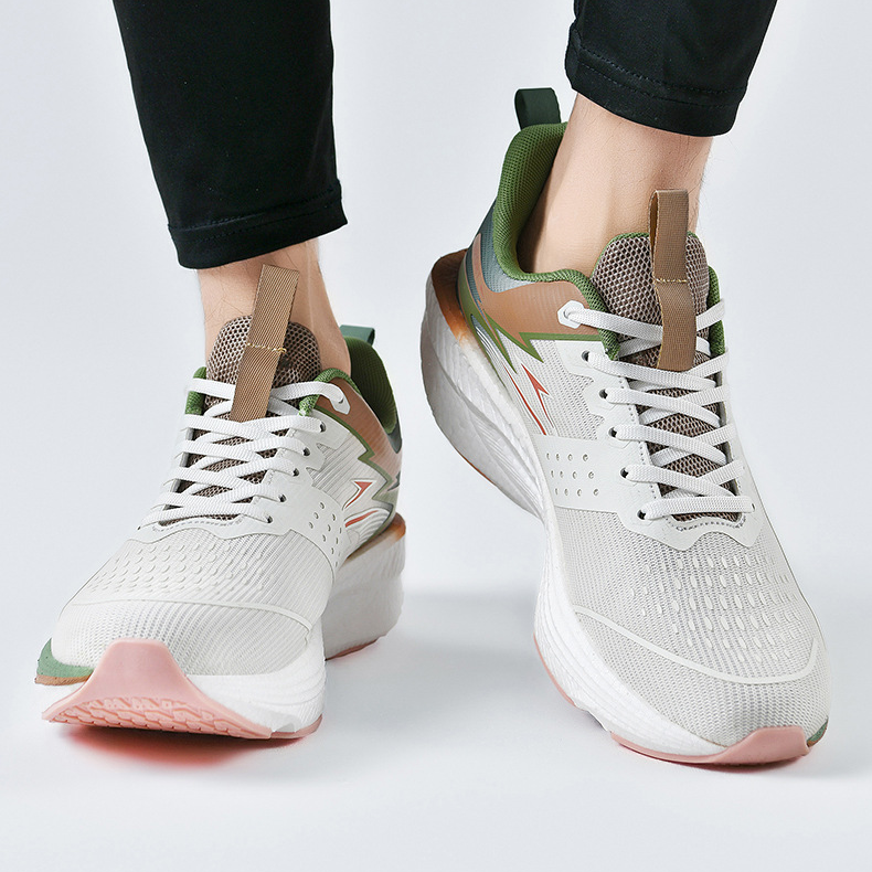 Sports platform running shoes