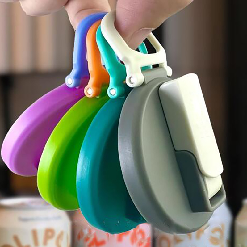 Plastic can straw cover