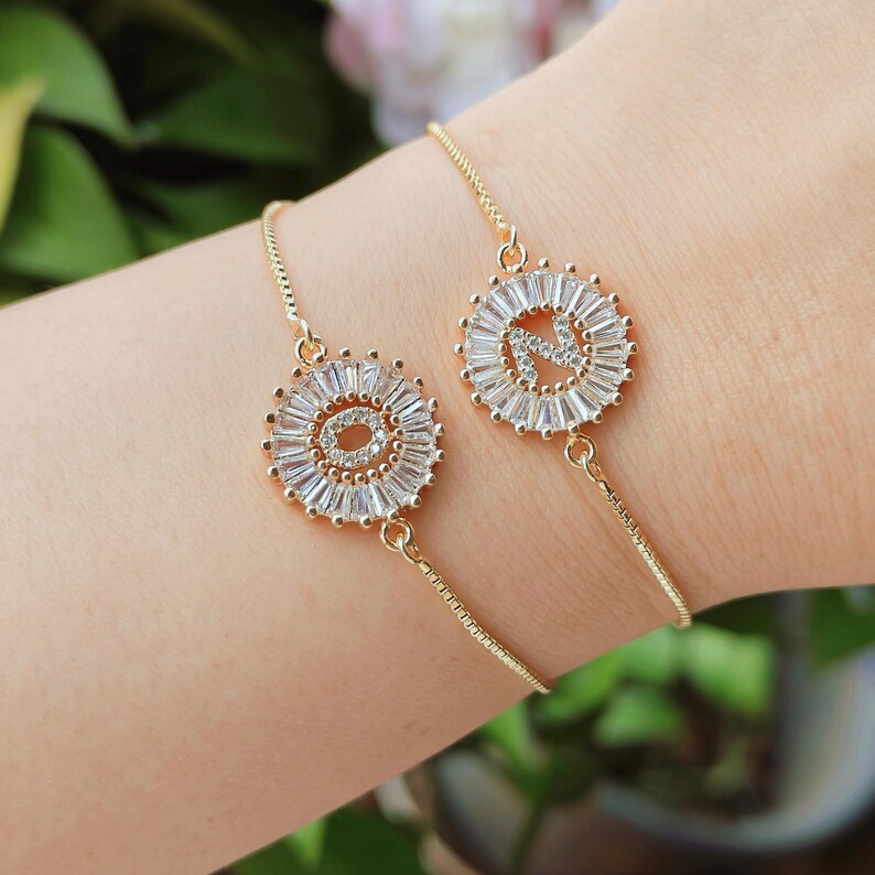 Zircon flower 26-letter bracelet