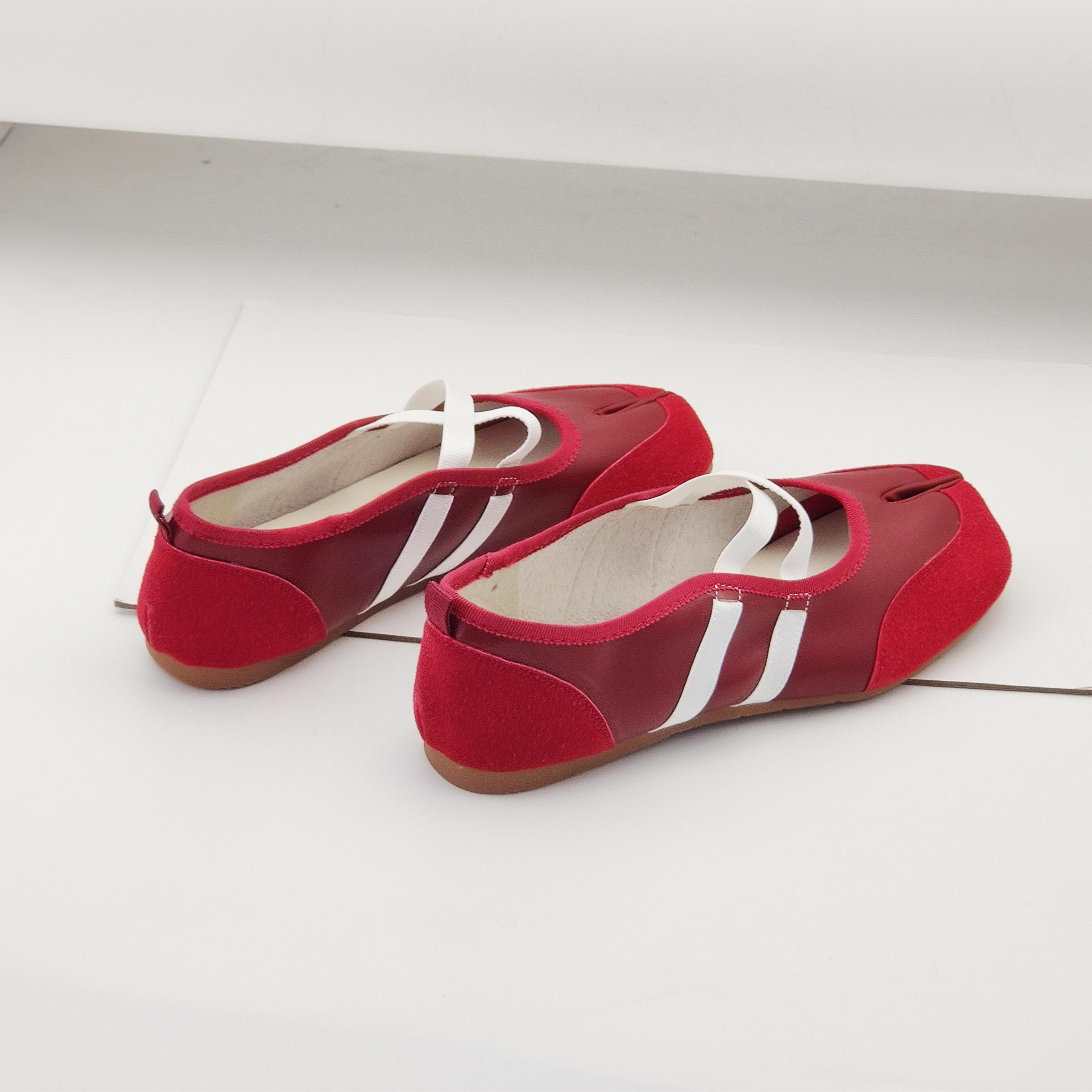 Split-toe Mary Jane Flats 