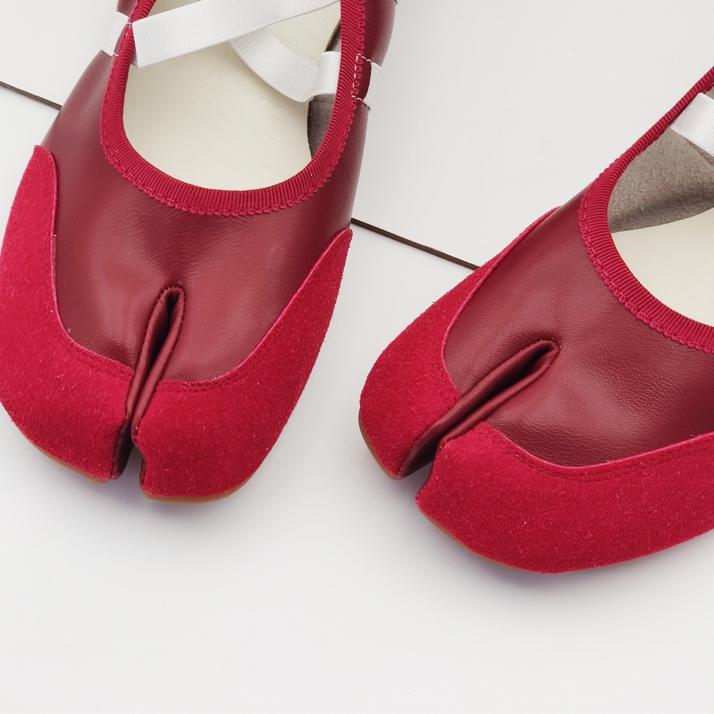 Split-toe Mary Jane Flats 