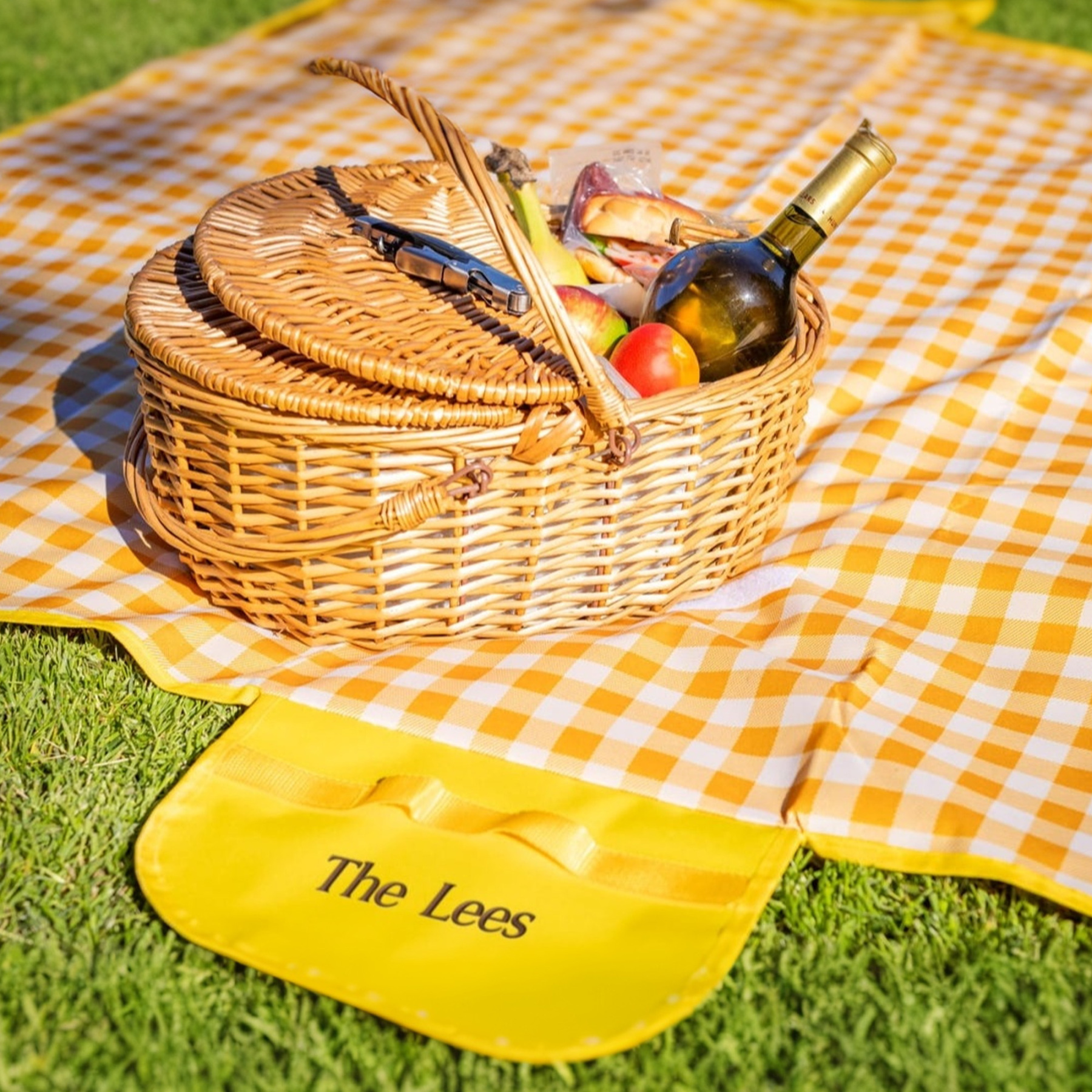 Custom Text Gingham Water-Proof Picnic Blanket, Folds with Handle, Personalized Name Picnic Blanket, Outdoor Camping, Beach Accessory