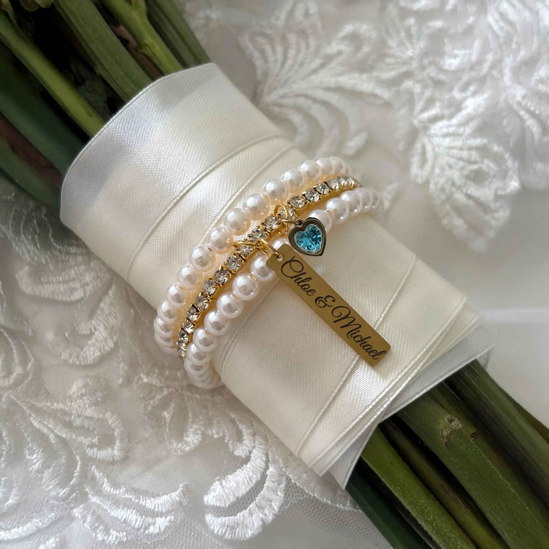 Engraved Bouquet Charm Bride Gift from Mom, Something blue for Bouquet, Bouquet Wrap, Personalized Gift for Bride, Wedding Day Keepsake