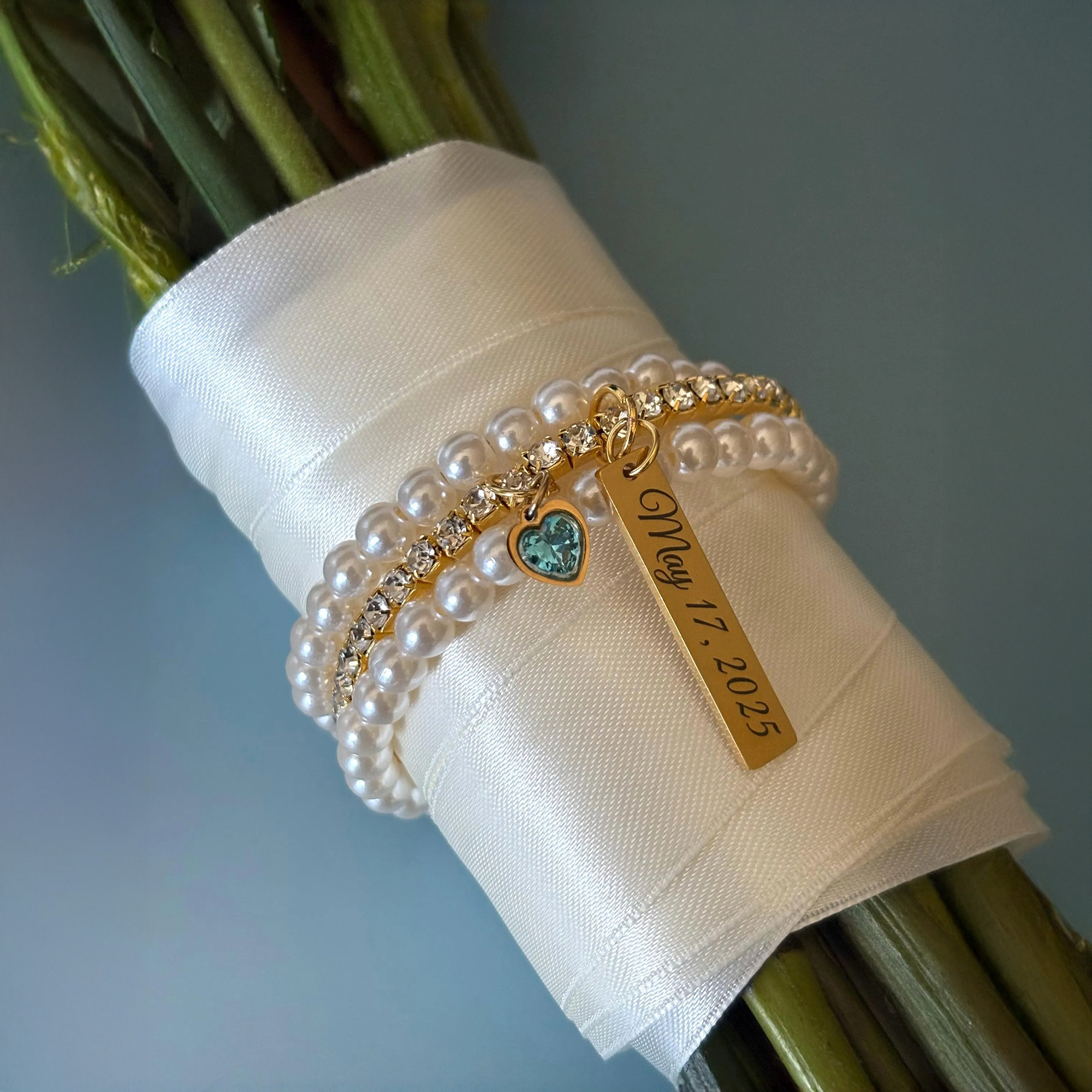 Engraved Bouquet Charm Bride Gift from Mom, Something blue for Bouquet, Bouquet Wrap, Personalized Gift for Bride, Wedding Day Keepsake