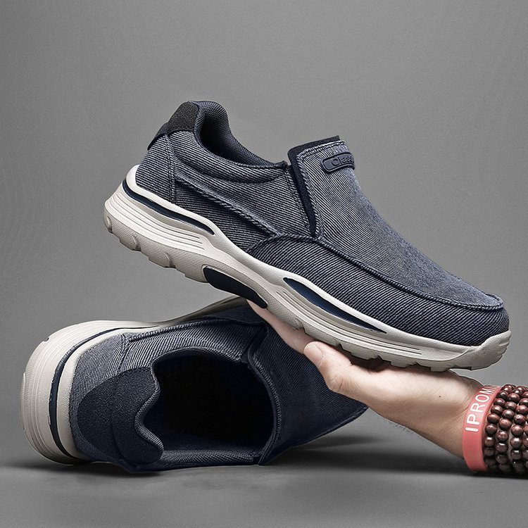 MEN'S CANVAS SLIP-ON SNEAKERS