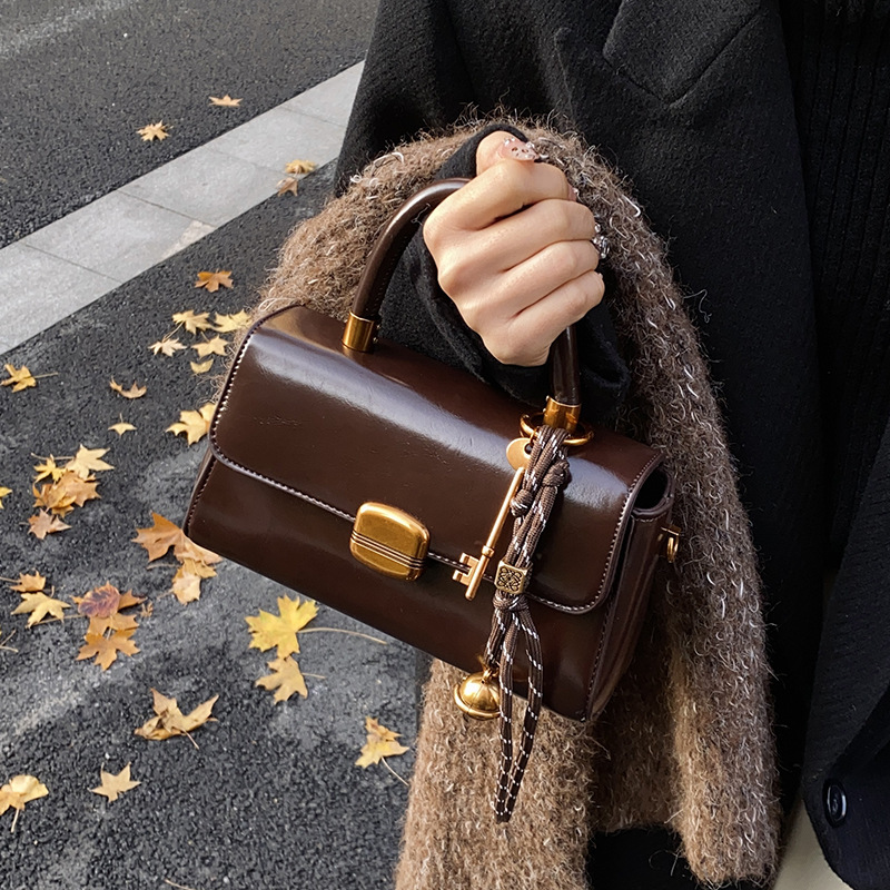 Women’s Vintage Mini Handbag – Elegant Burgundy Top Handle Crossbody Purse