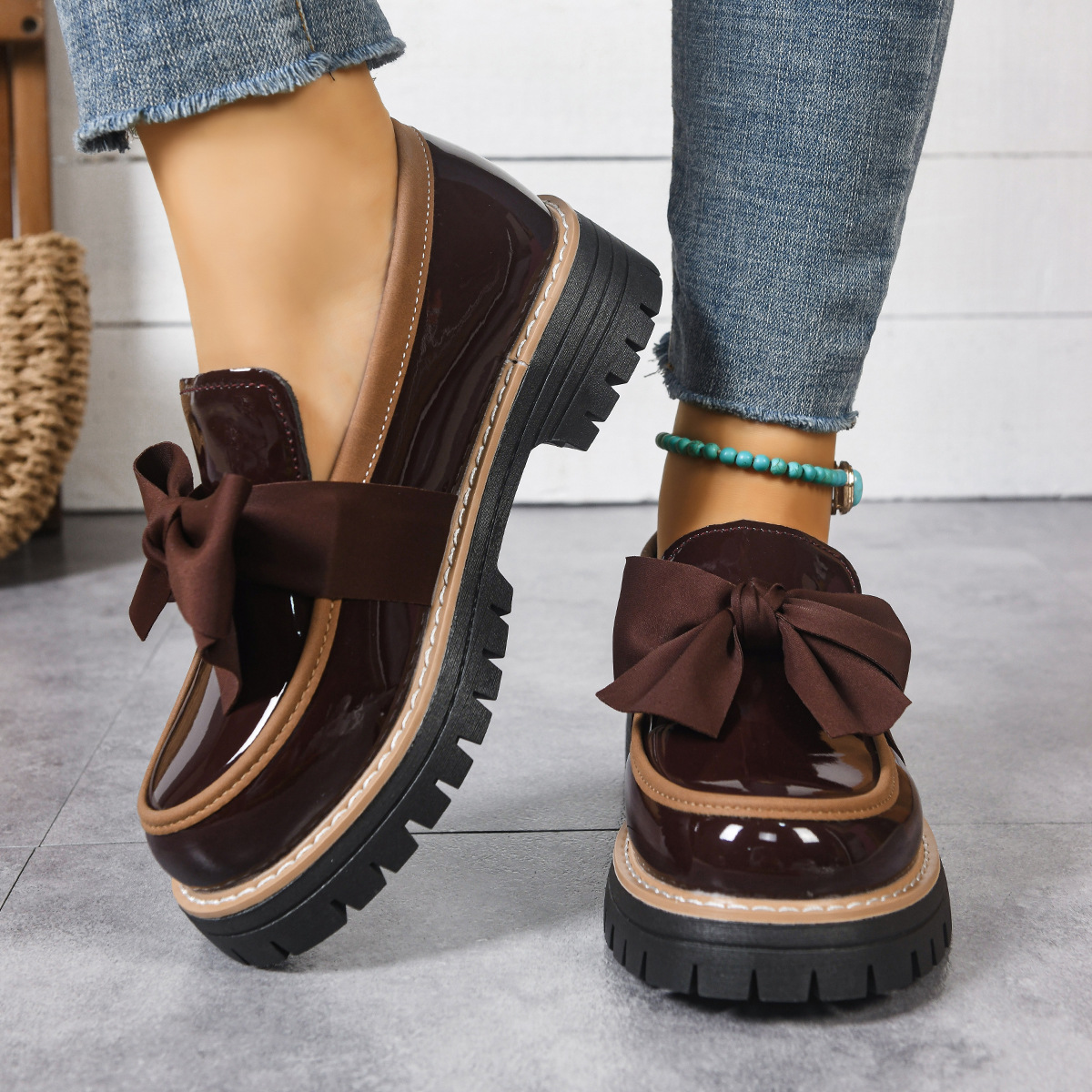 Women’s Classic Bow Loafers – Comfortable Platform Sole with Elegant Patent Finish