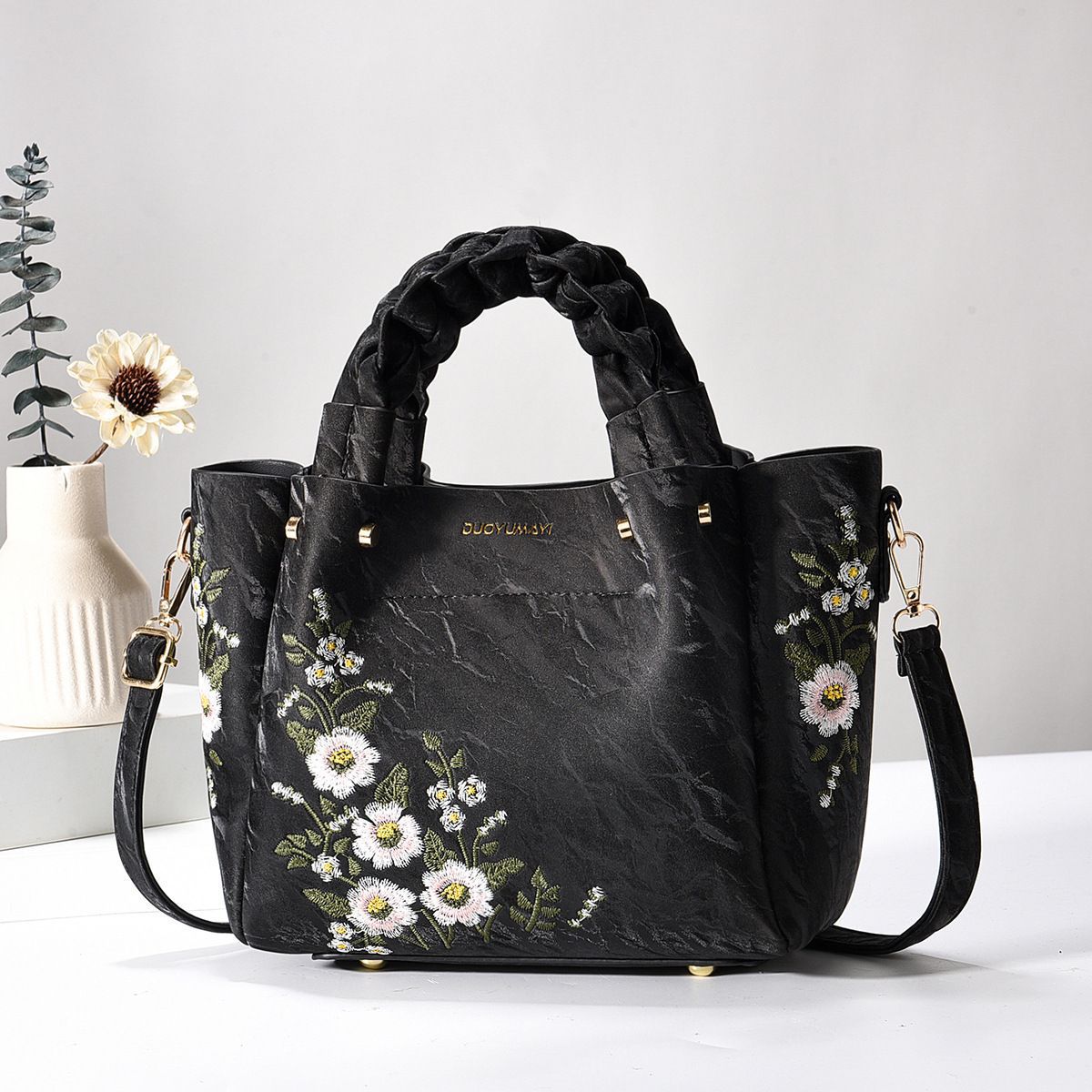 Vintage Floral Embroidered Tote Bag – Lightweight Shoulder & Crossbody Bag
