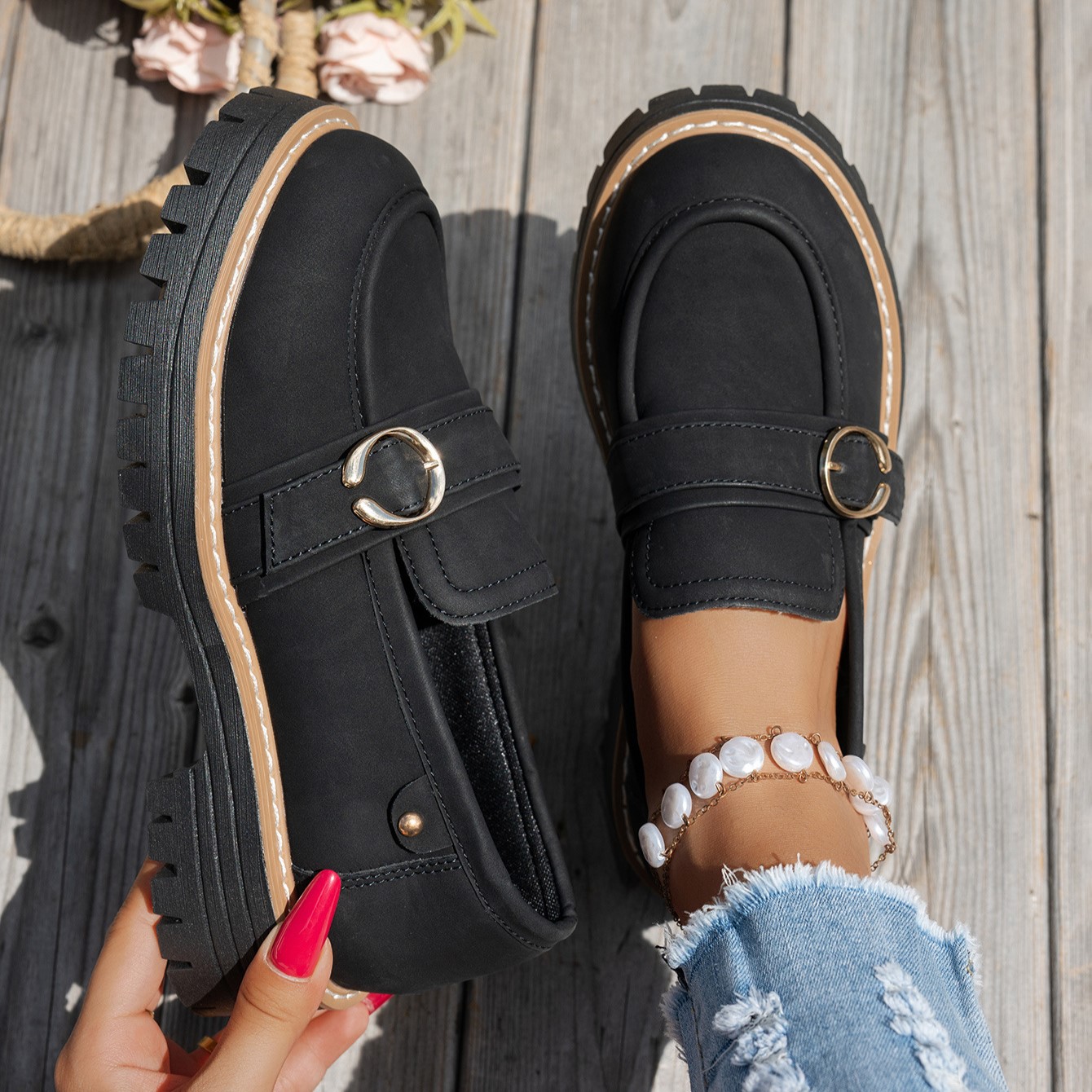 Women’s Vintage Comfort Loafers – Supportive Thick Sole with Classic Buckle Detail