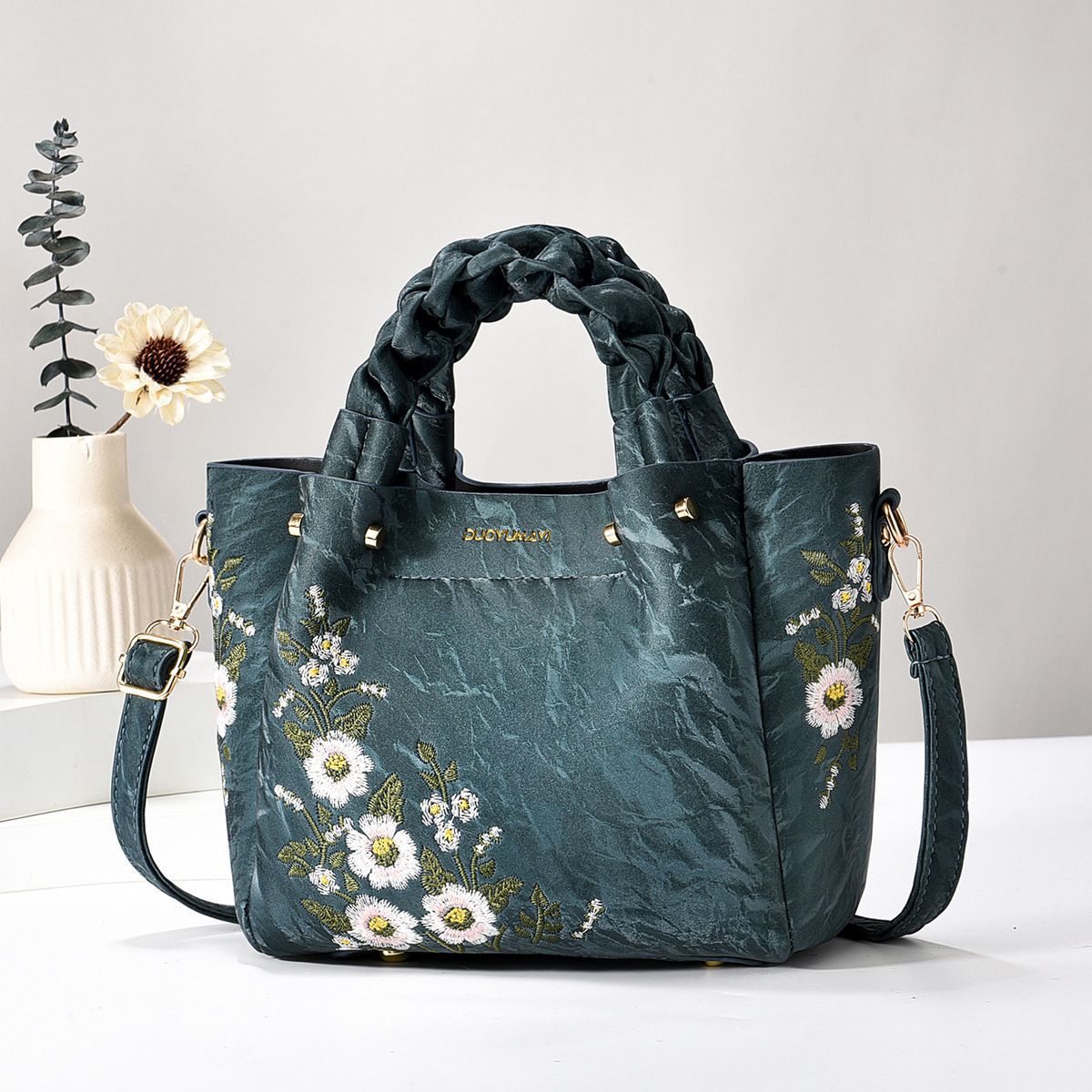 Vintage Floral Embroidered Tote Bag – Lightweight Shoulder & Crossbody Bag