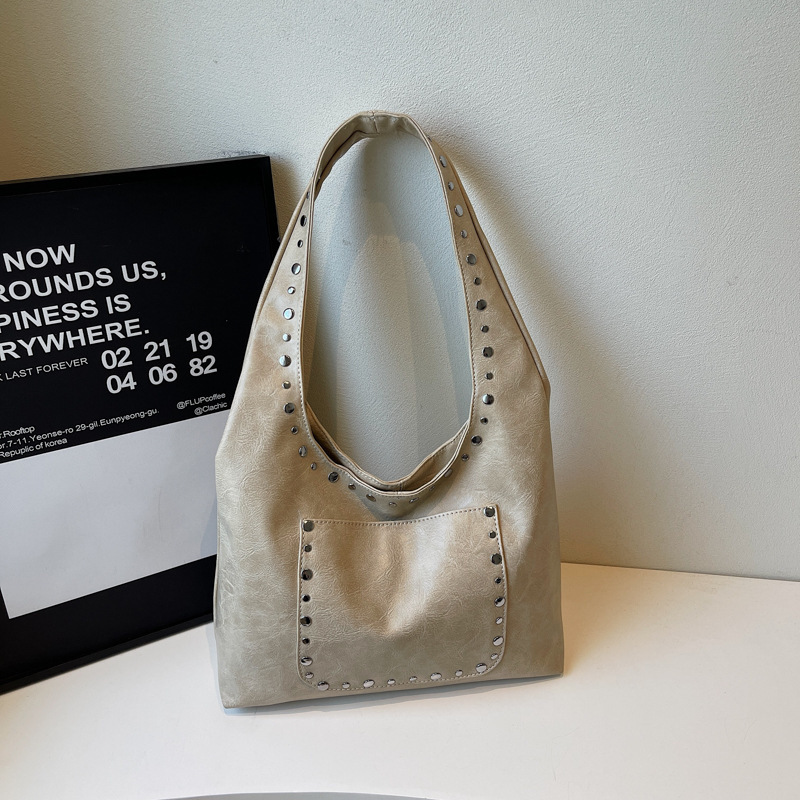 Women's Studded Vintage Leather Tote Bag – Large Capacity Shoulder Handbag