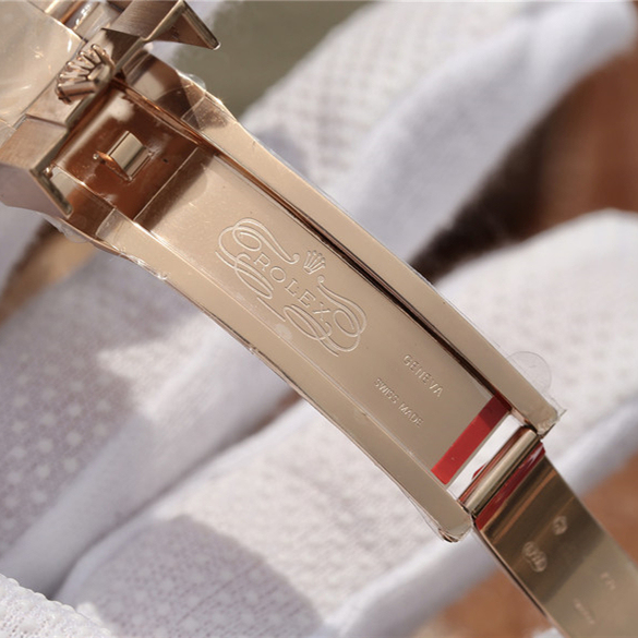 Daytona Rainbow Rose Gold Black Dial 40mm