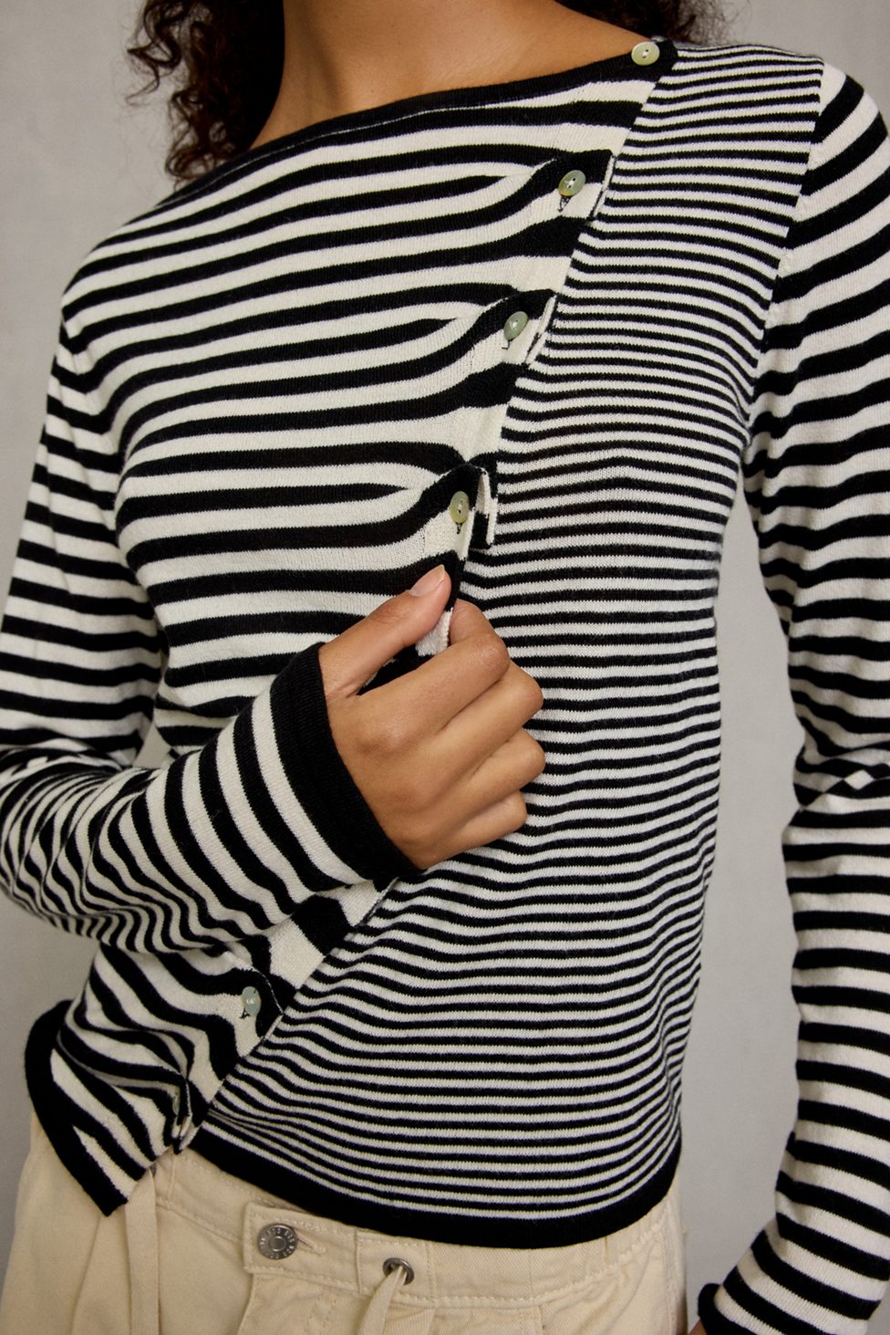 BDG Sutton Slanted Asymmetric Button Cardigan - Ivory Combo