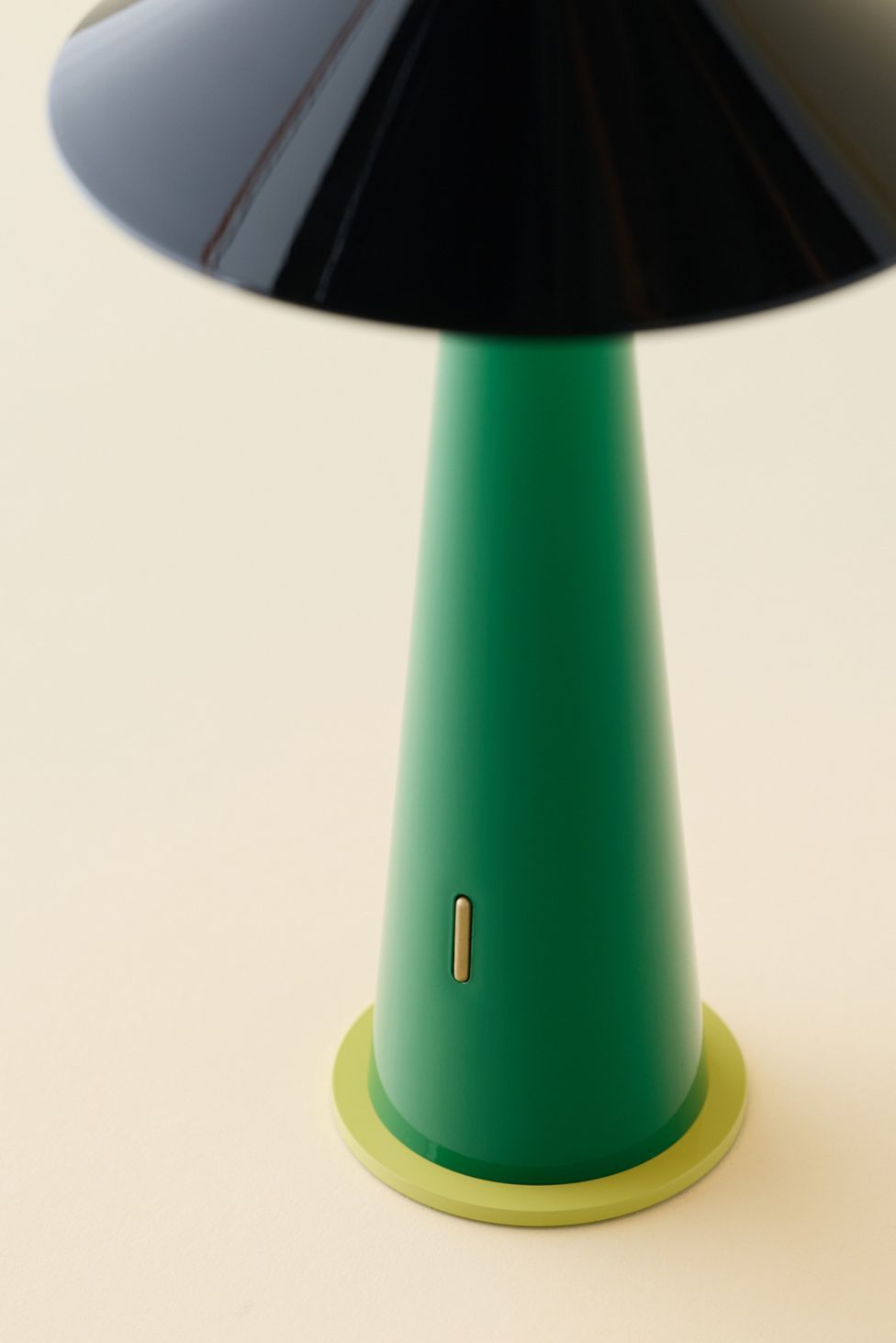 Tipsy Ombré Portable LED Table Lamp - Rich Black/Emerald Green