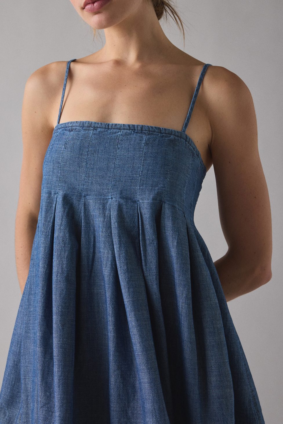 Kimchi Blue Smooth Sailing Pleated Flounce Babydoll Mini Dress - Chambray
