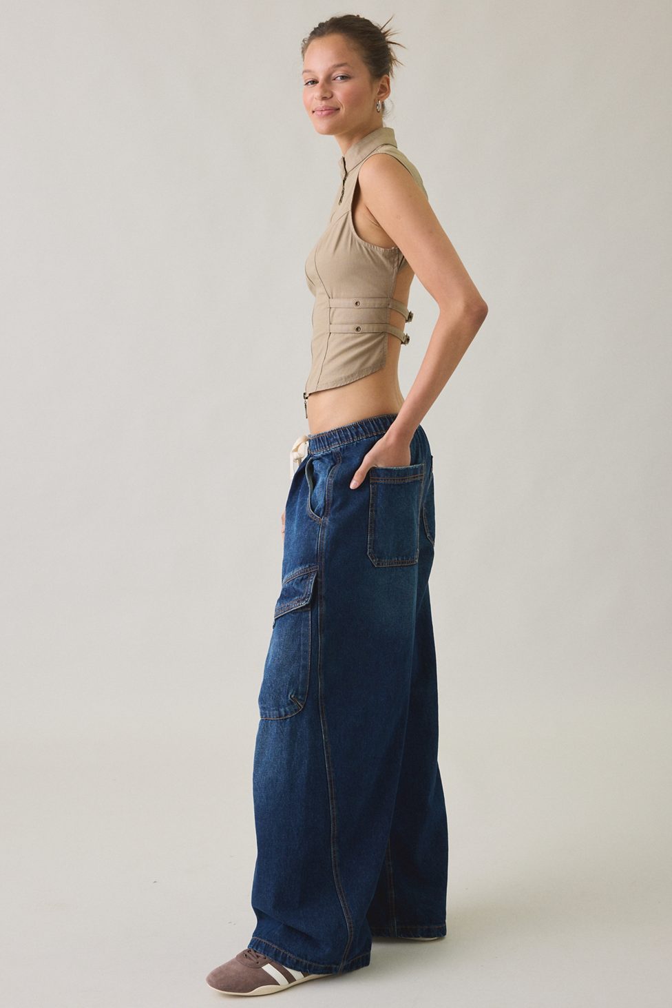 BDG Station Cocoon Baggy Barrel Leg Cargo Jeans - Vintage Denim Dark