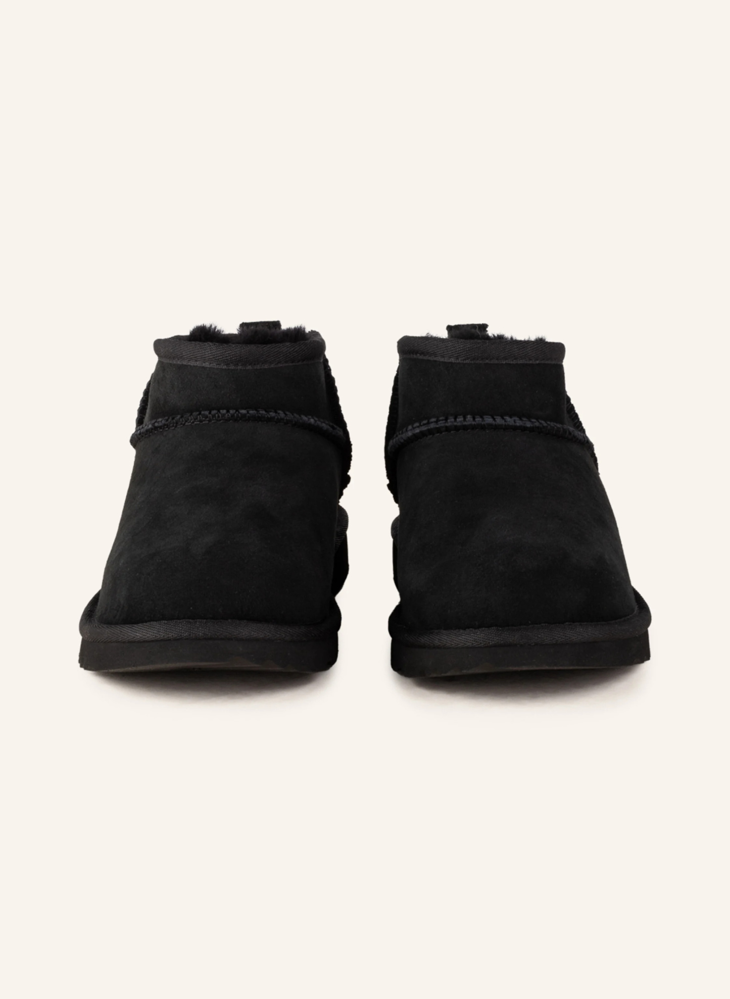 UGG Boots CLASSIC ULTRA MINI – SCHWARZ