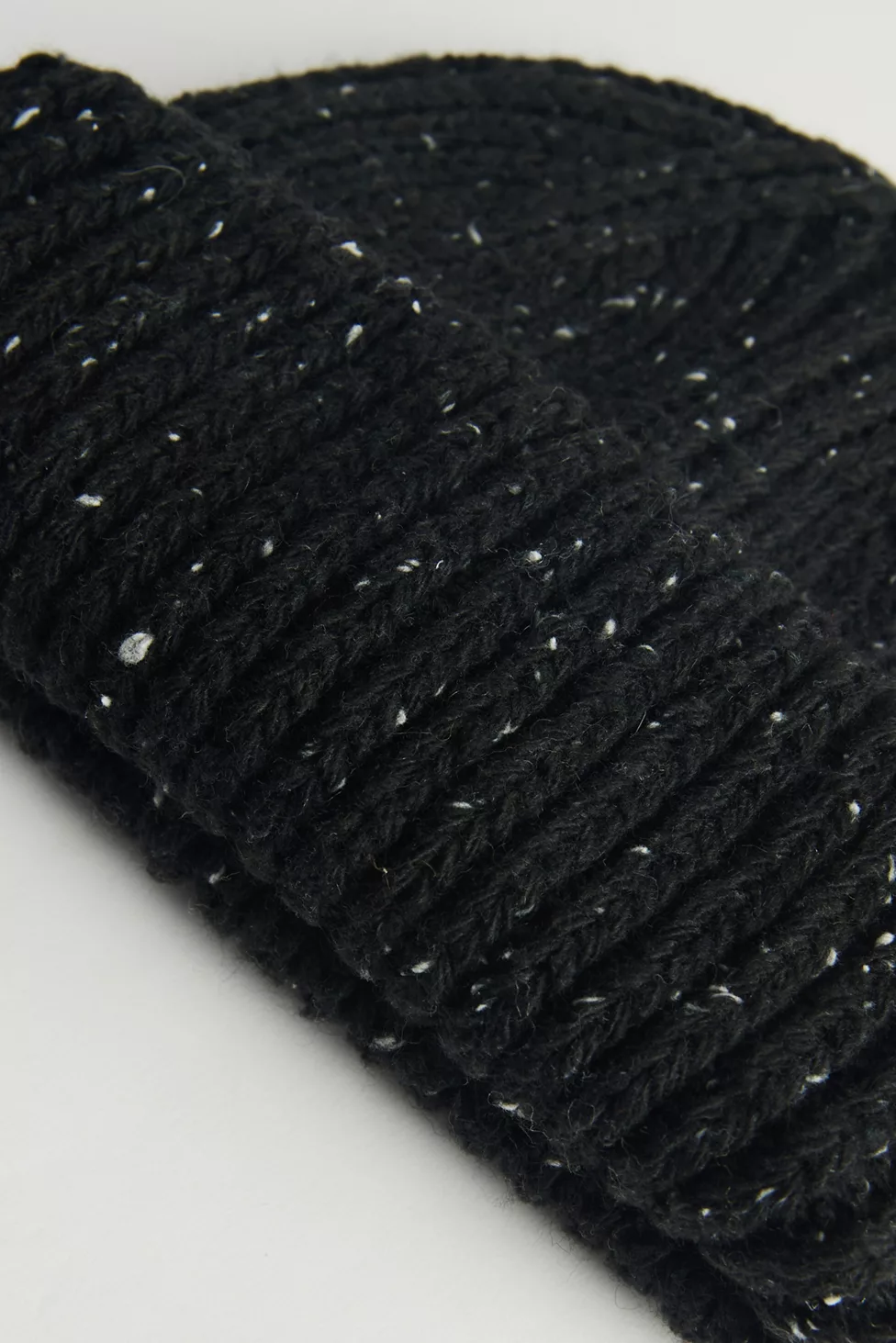 Marled Wool-Blend Short Roll Ribbed Knit Beanie - Black