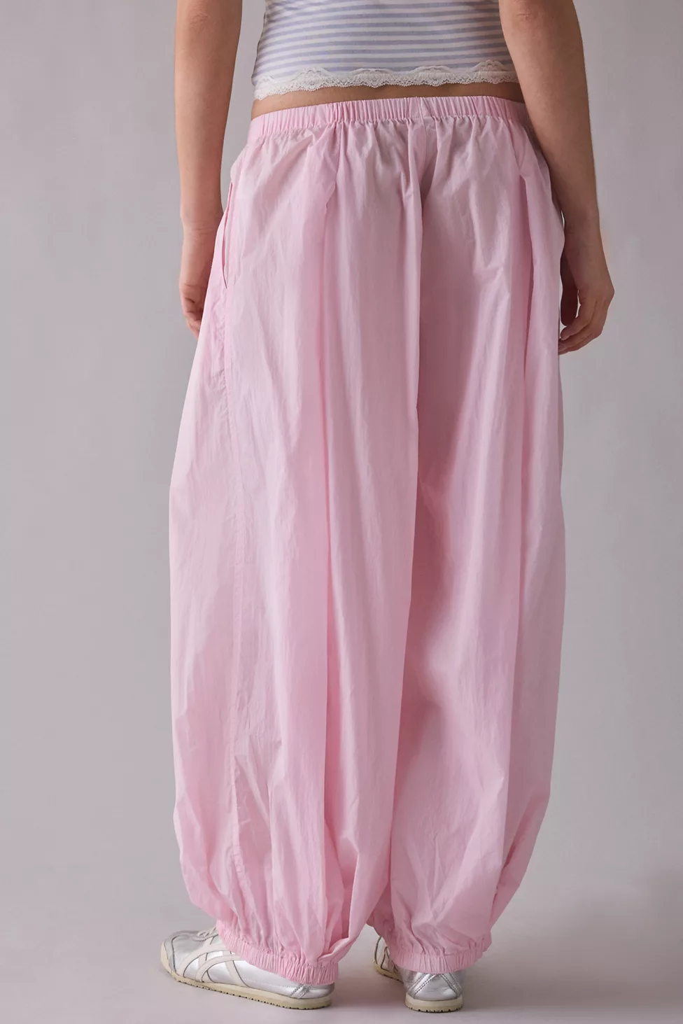 BDG Cloud Low-Rise Baggy Balloon Pants - Pink