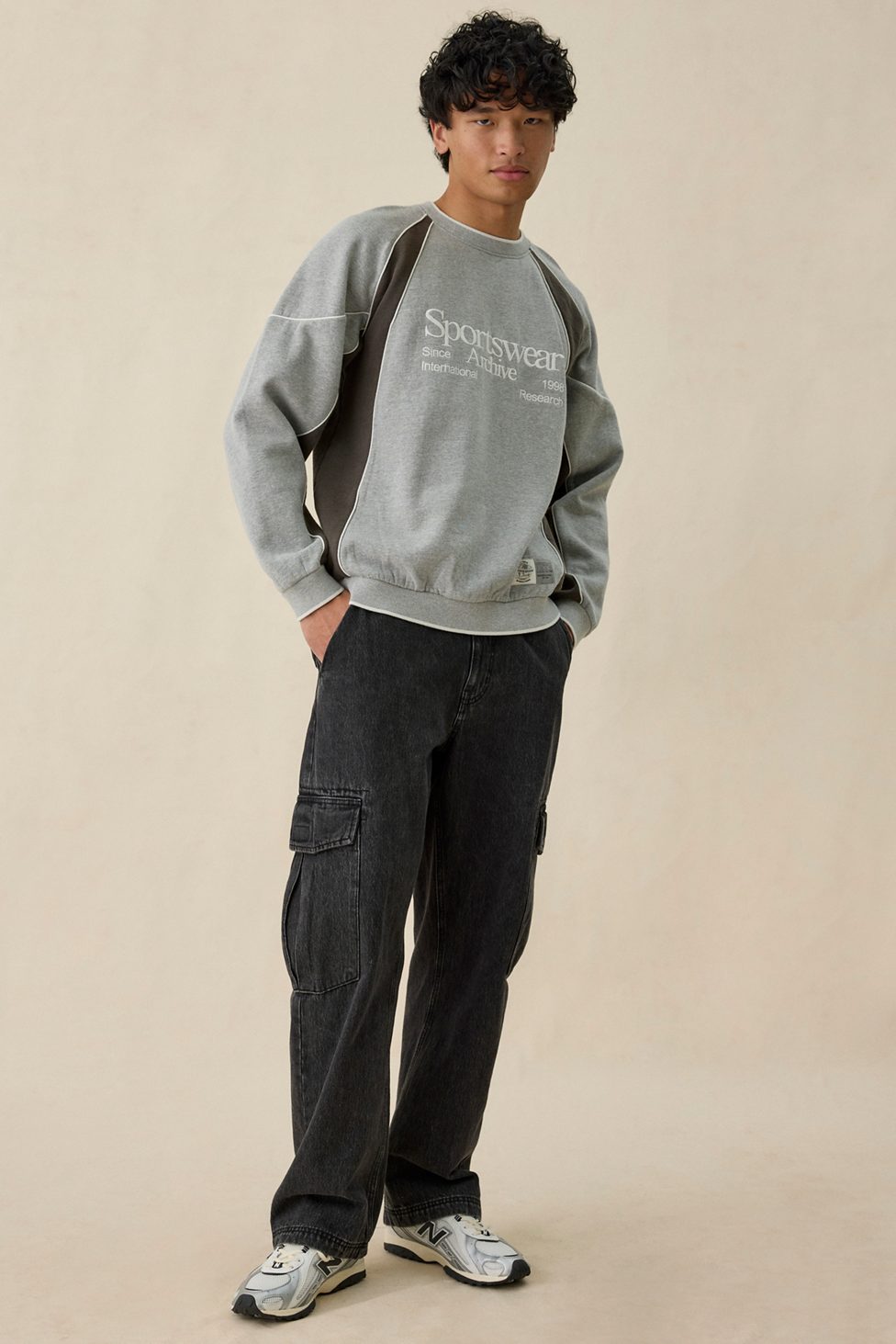iets frans… Sporty Paneled Crew Neck Sweatshirt - Grey