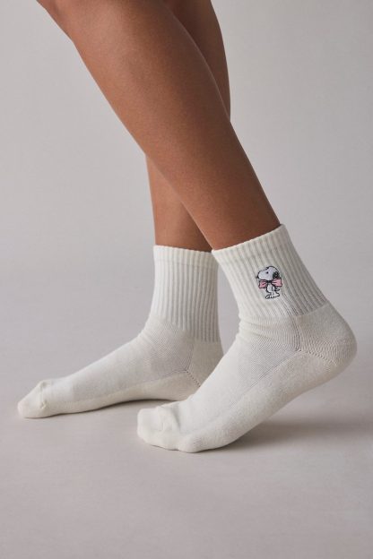 Peanuts Snoopy Icon Quarter Crew Socks - Cream