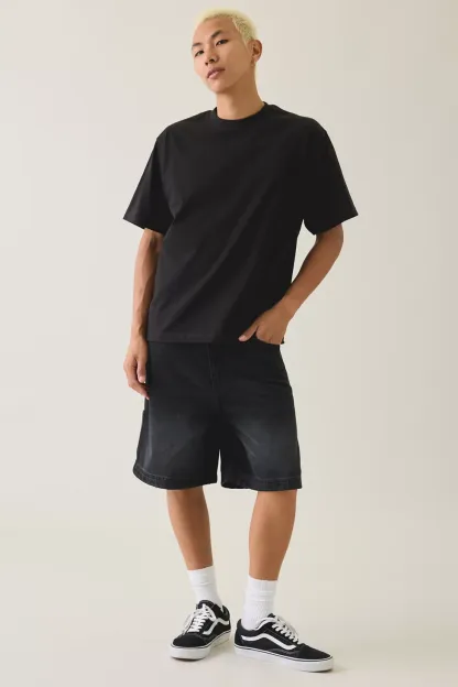 Shaka Wear 7.5oz Heavyweight Cropped Tee - Black
