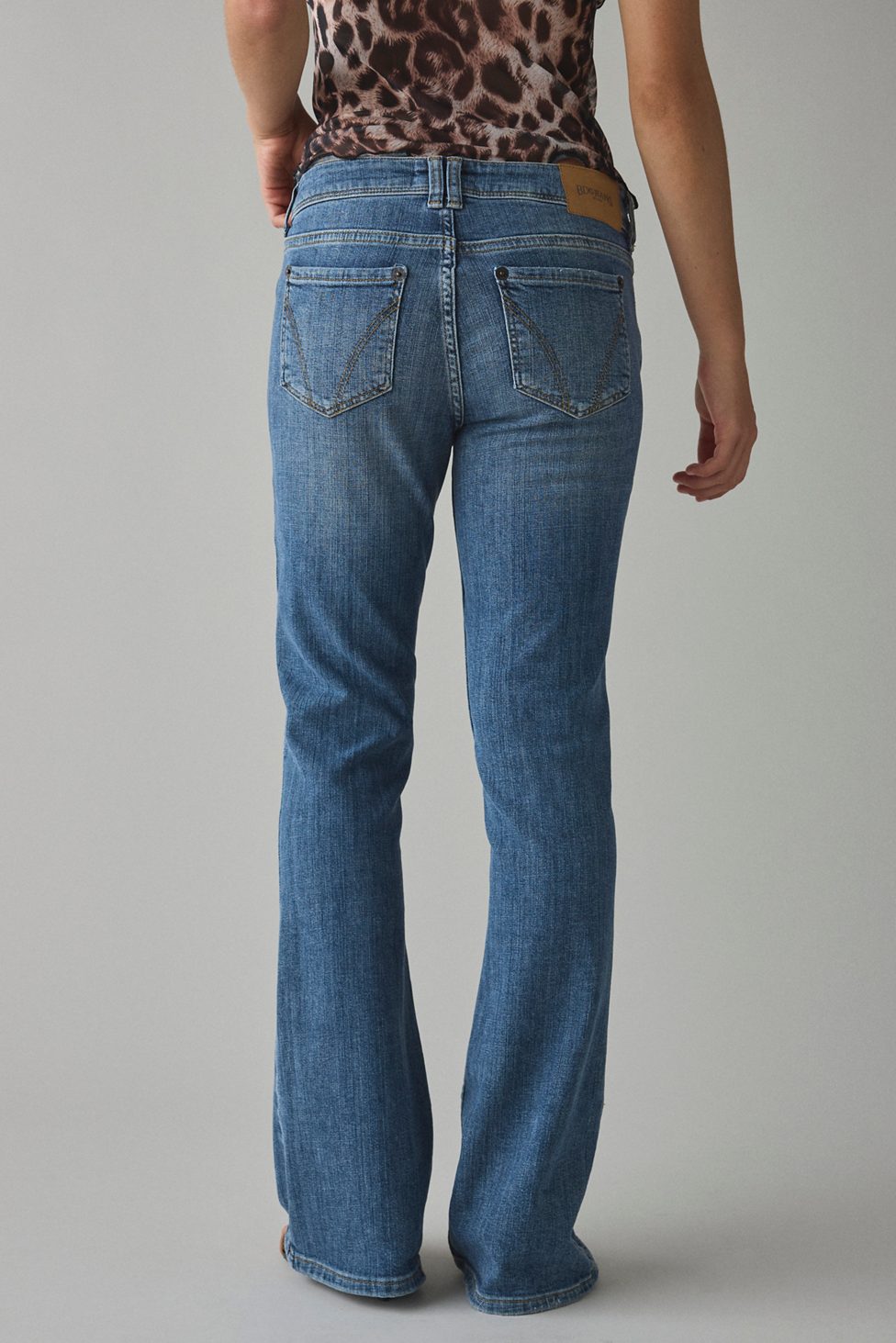 BDG Brooke Low-Rise Flare Jeans - Vintage Mid Indigo
