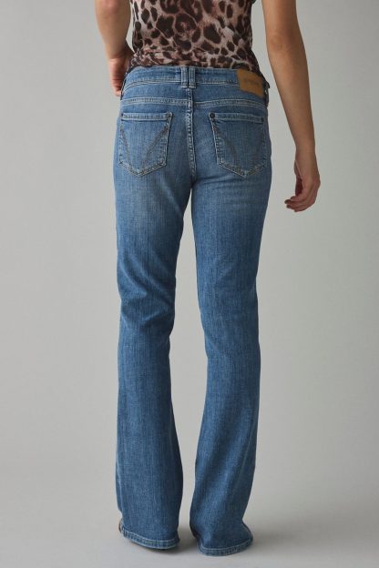 BDG Brooke Low-Rise Flare Jeans - Vintage Mid Indigo
