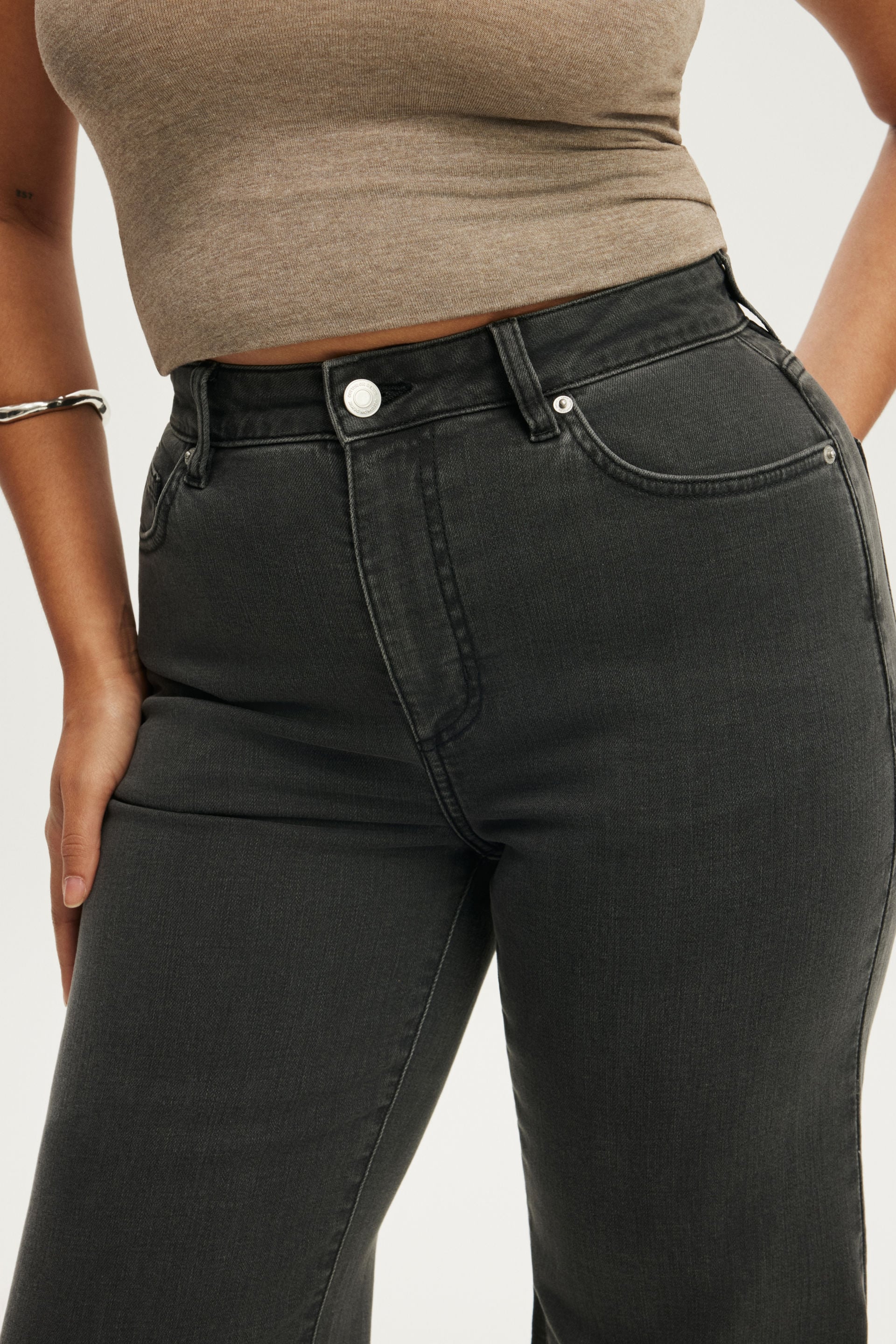 Curvy Stretch Wide Jean, LEO BLACK - example image 4