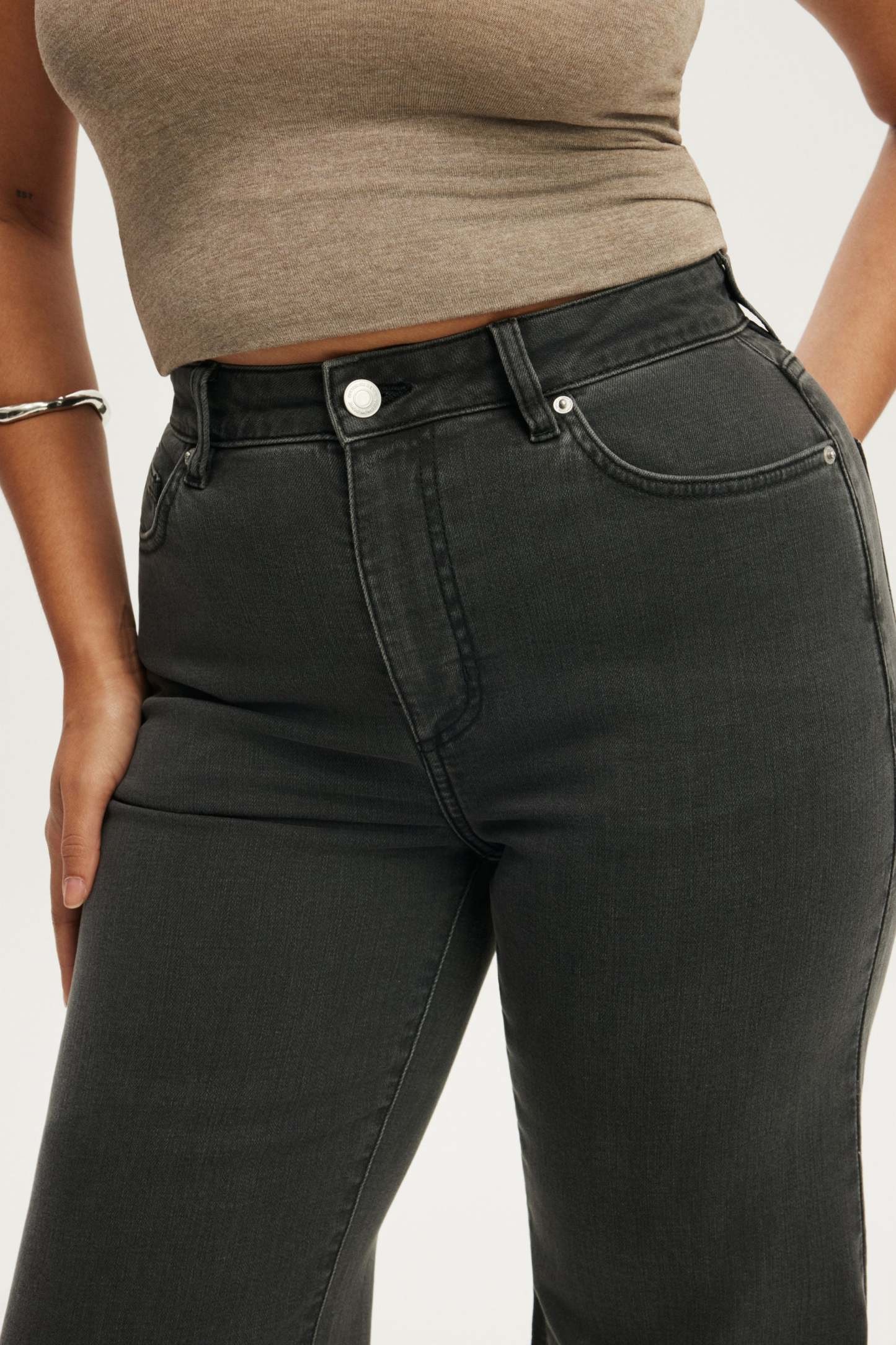 Curvy Stretch Wide Jean, LEO BLACK - example image 4