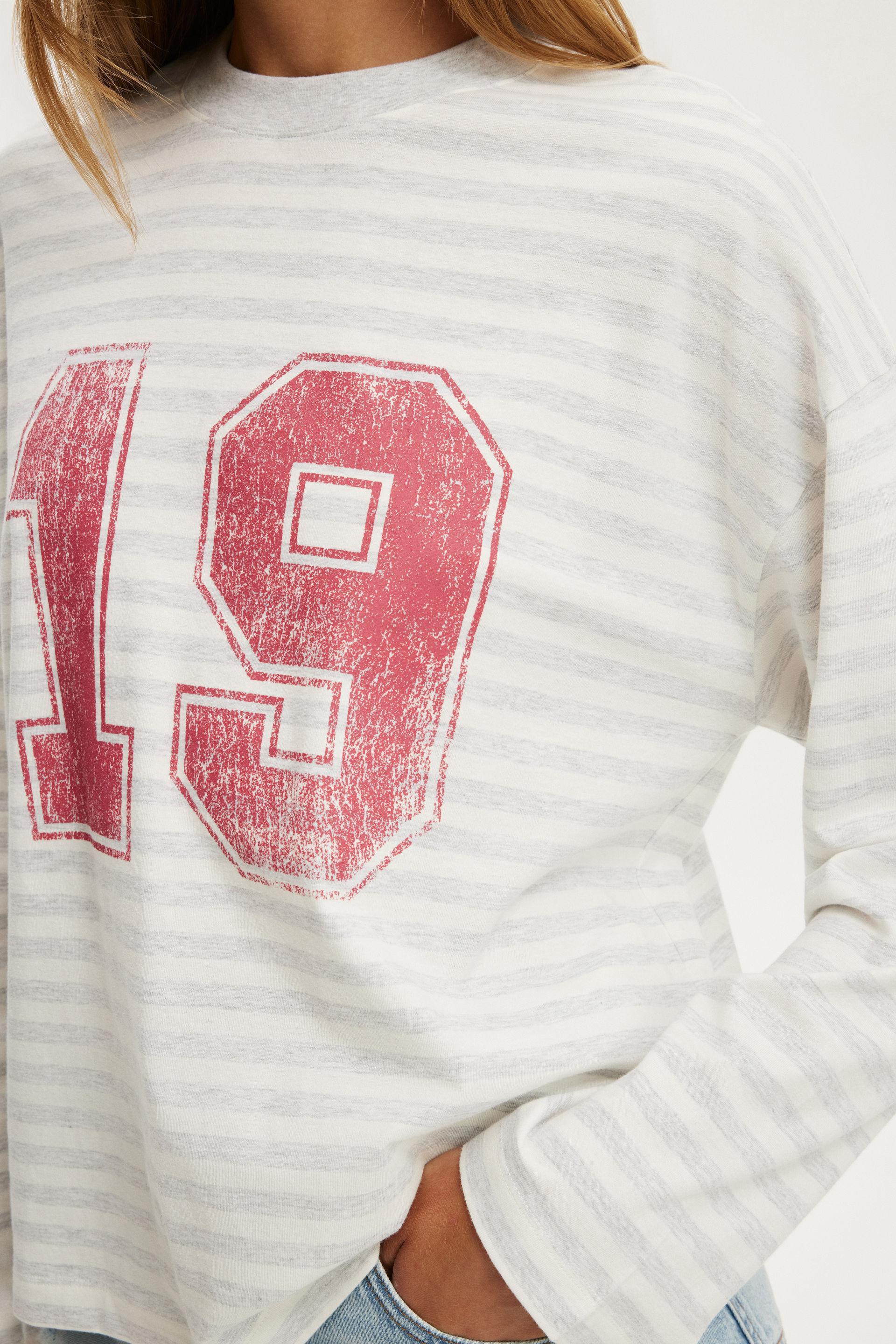 Ls Oversized Graphic Tee, 19 / SOFT GREY MARLE STRIPE - example image 4
