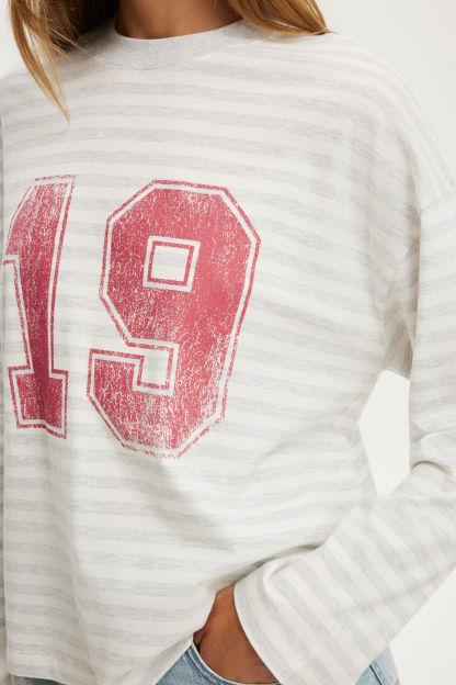 Ls Oversized Graphic Tee, 19 / SOFT GREY MARLE STRIPE - example image 4