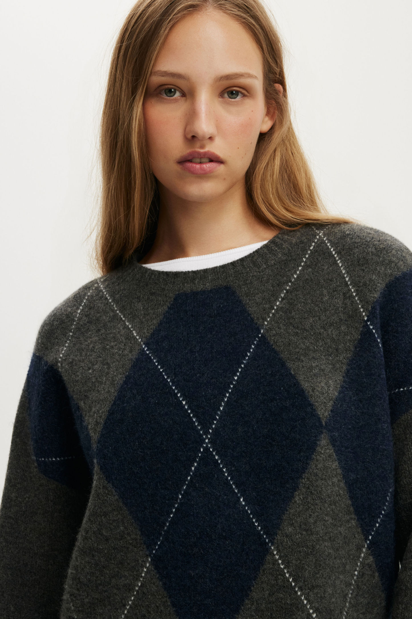 Luxe Crew Neck Sweater, LUXE CHARCOAL ARGYLE - example image 4