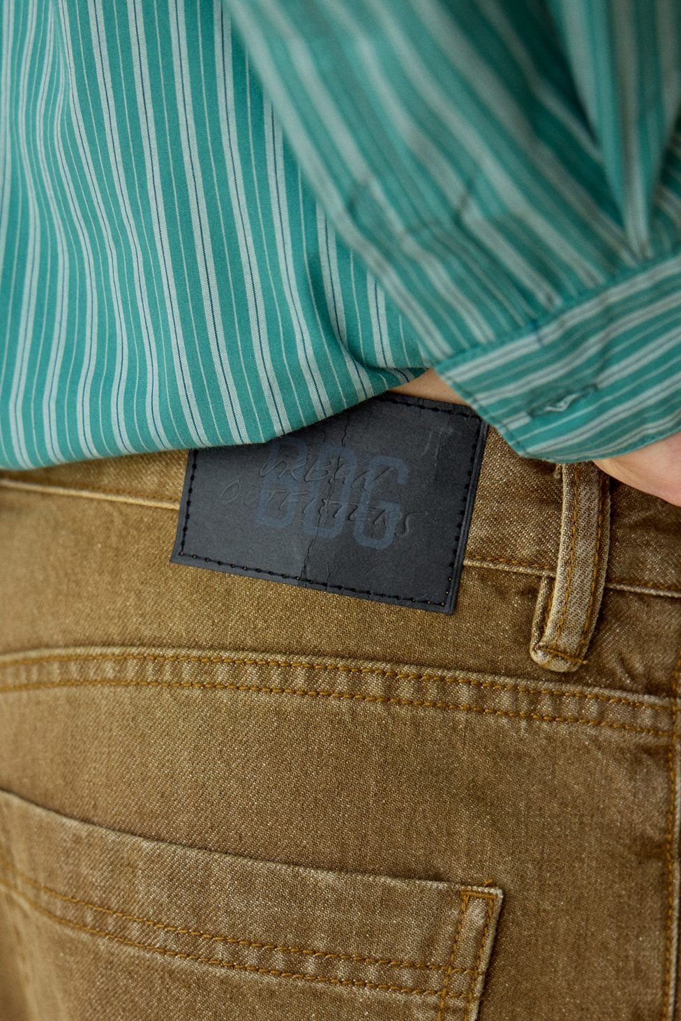 BDG Astro Baggy Washed Denim Jorts - Caramel