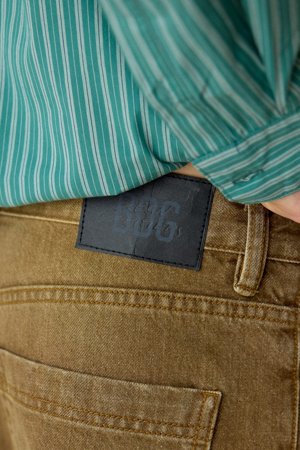 BDG Astro Baggy Washed Denim Jorts - Caramel