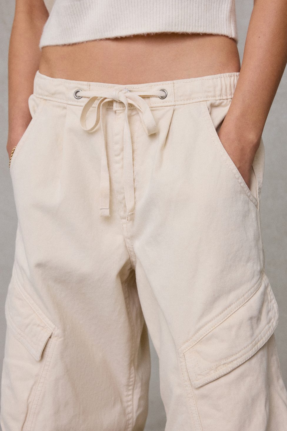 BDG Station Cocoon Baggy Barrel Leg Cargo Jeans - Cream