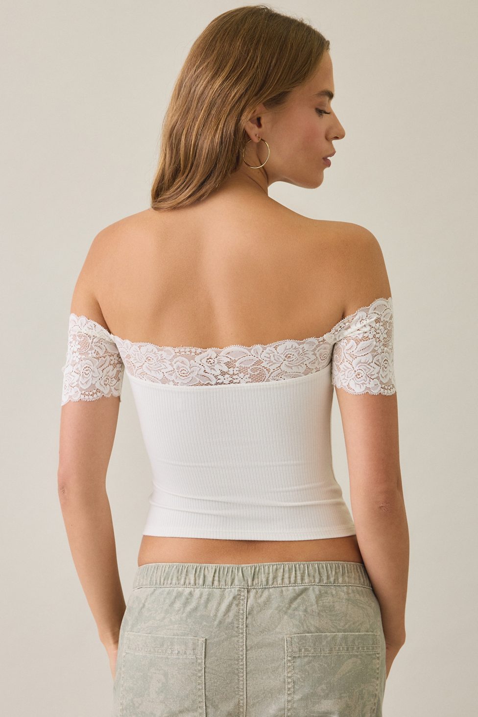 Kimchi Blue Noa Lace Trim Off-The-Shoulder Top - White