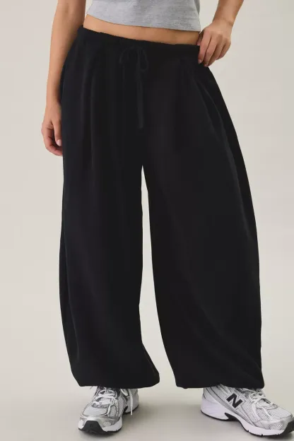 Out From Under Slow Motion Baggy Balloon Sweatpants - Black